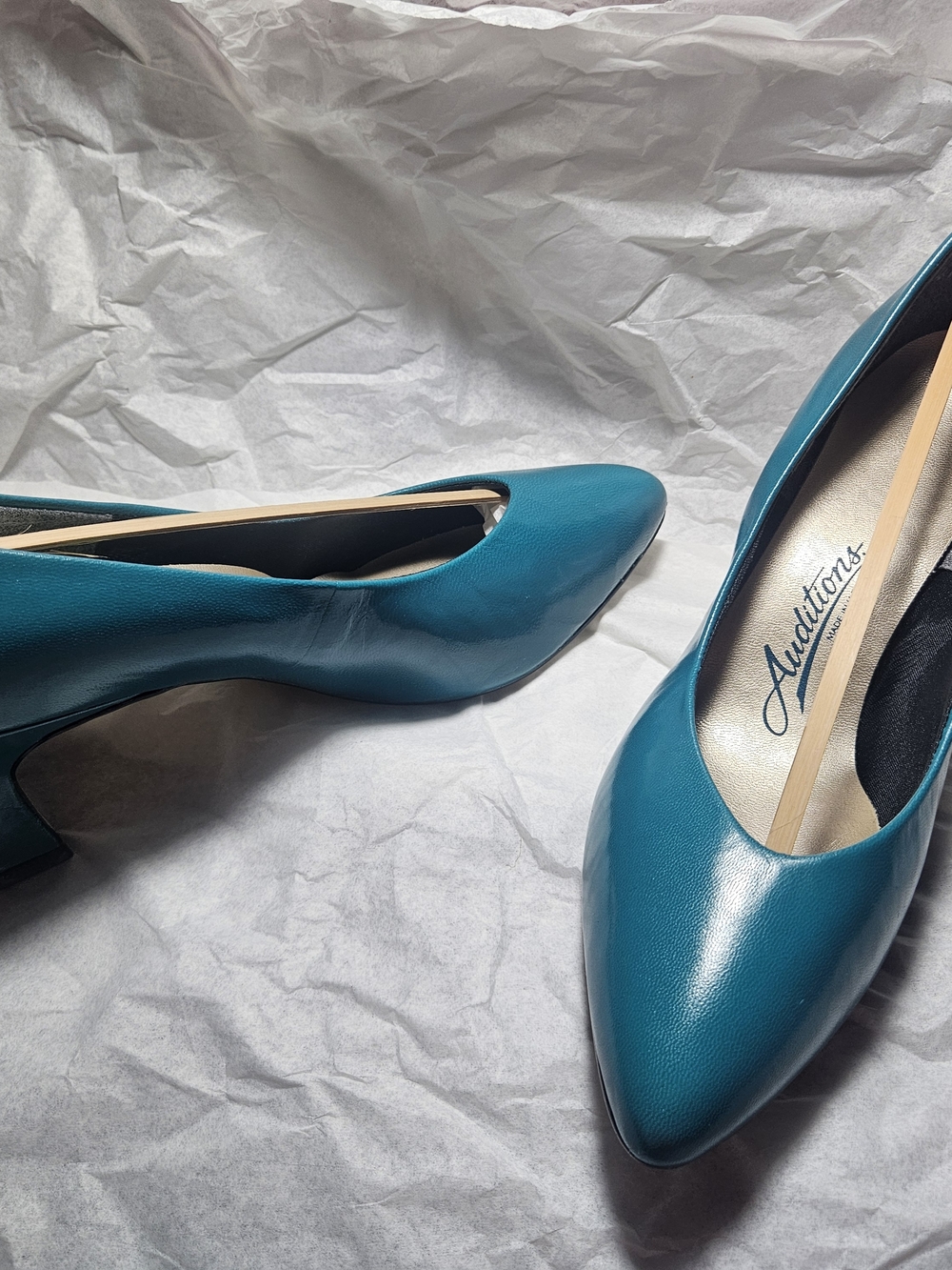 Teal Pointed-Toe Women's Pumps